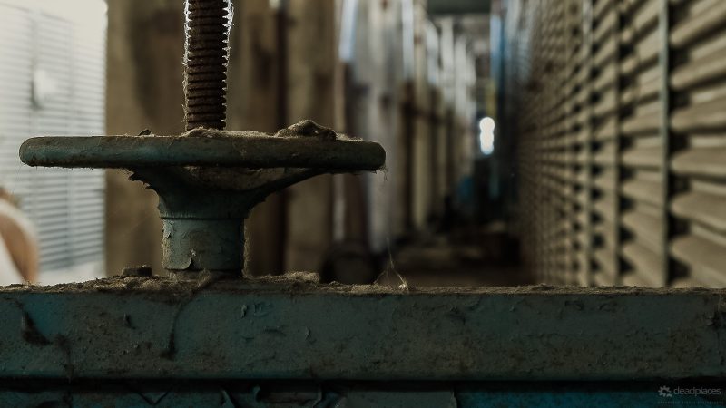 e4da3b7fbbce2345d7772b0674a318d5